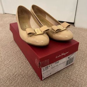 Ferragamo Vara Patent Leather Bow Pumps 6.5C